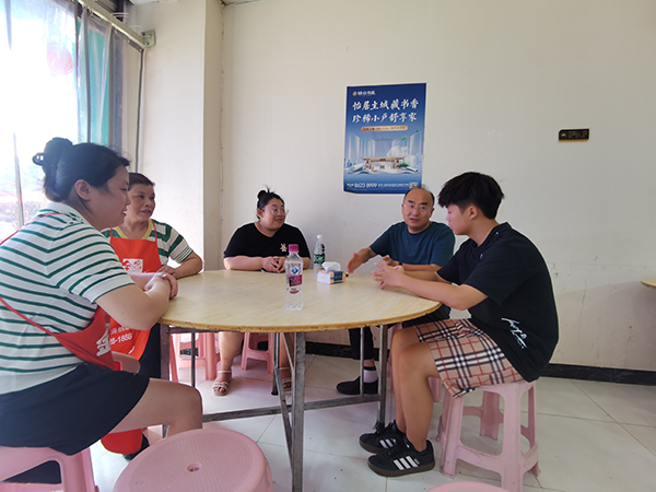 暑热传情怀 五育促成长